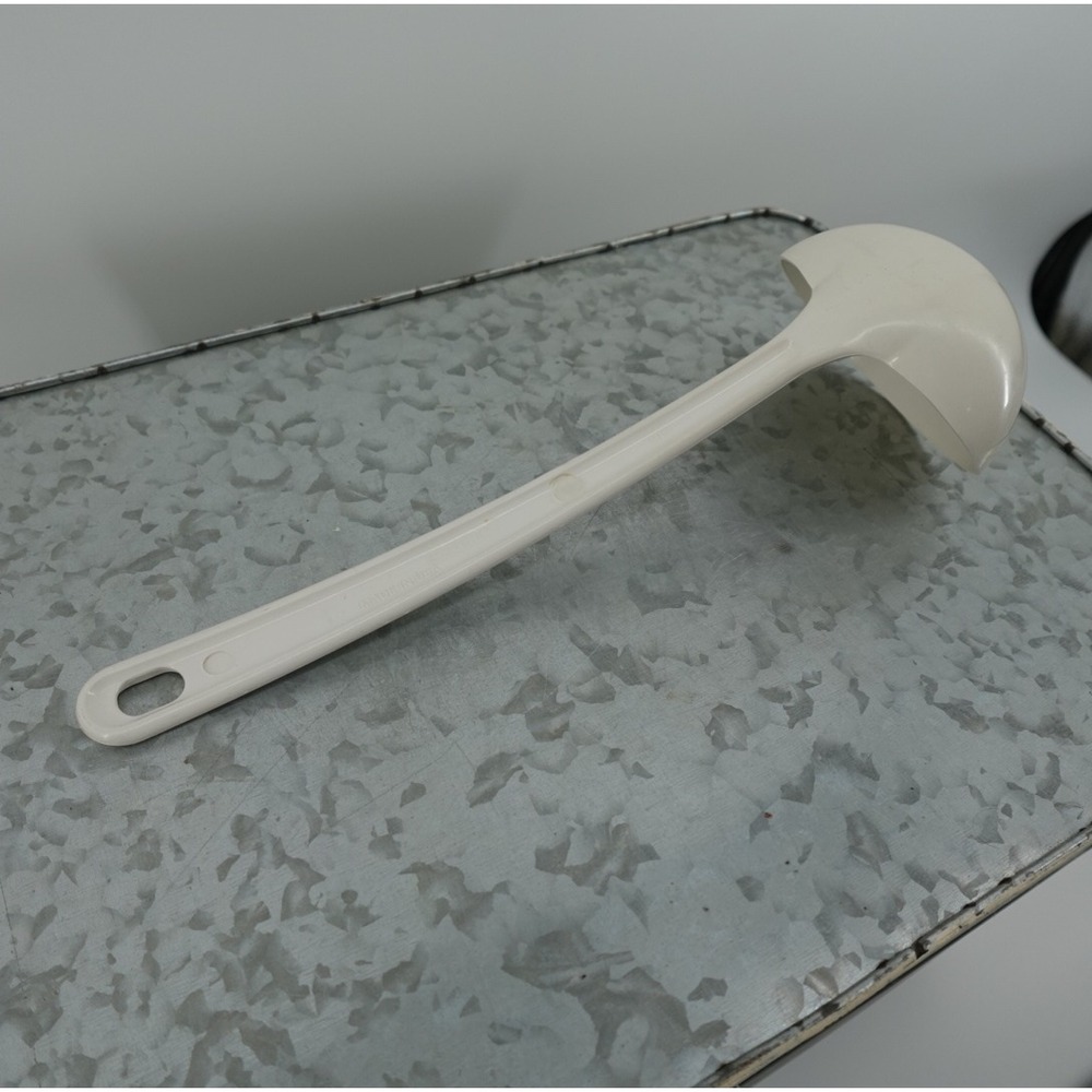 Vintage Ultratemp Soup Ladle Cream Off-White High Heat Resistant Kitchen Utensil - Picture 8 of 8